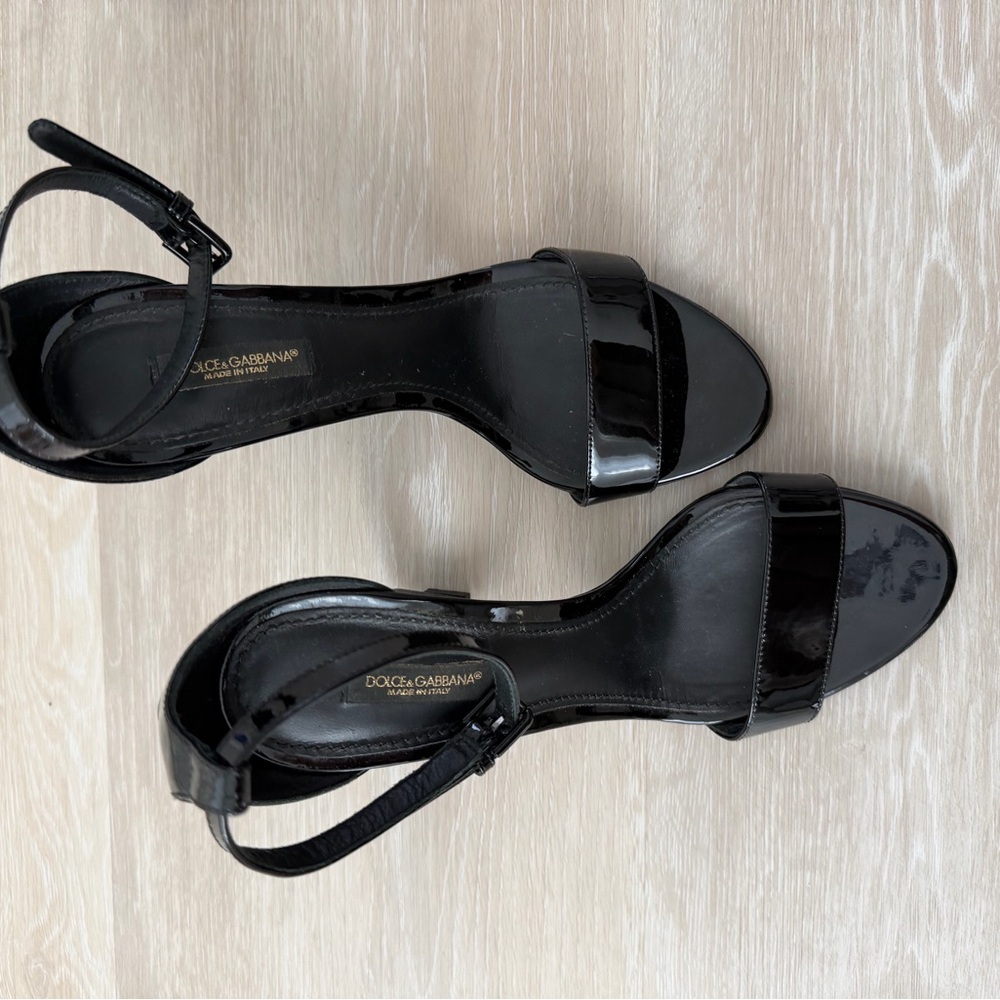 Dolce & Gabbana Glossy Black Heels - Picture 6 of 9